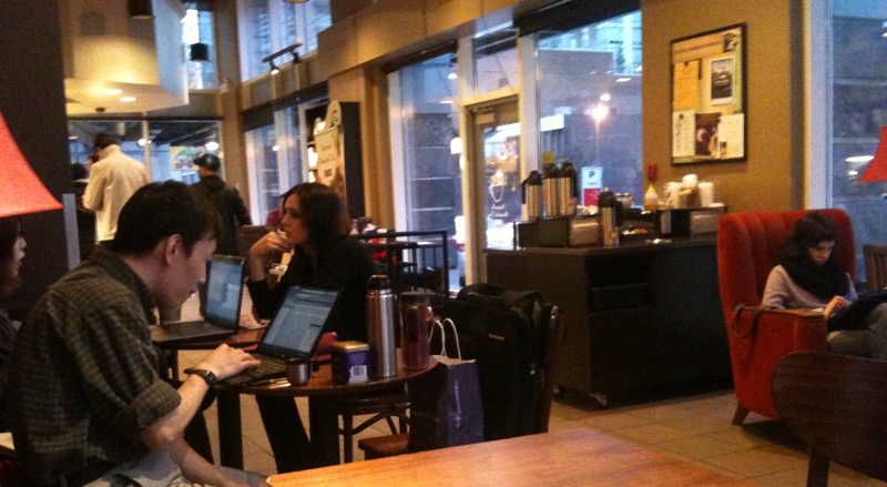 Coffee-shop-laptop